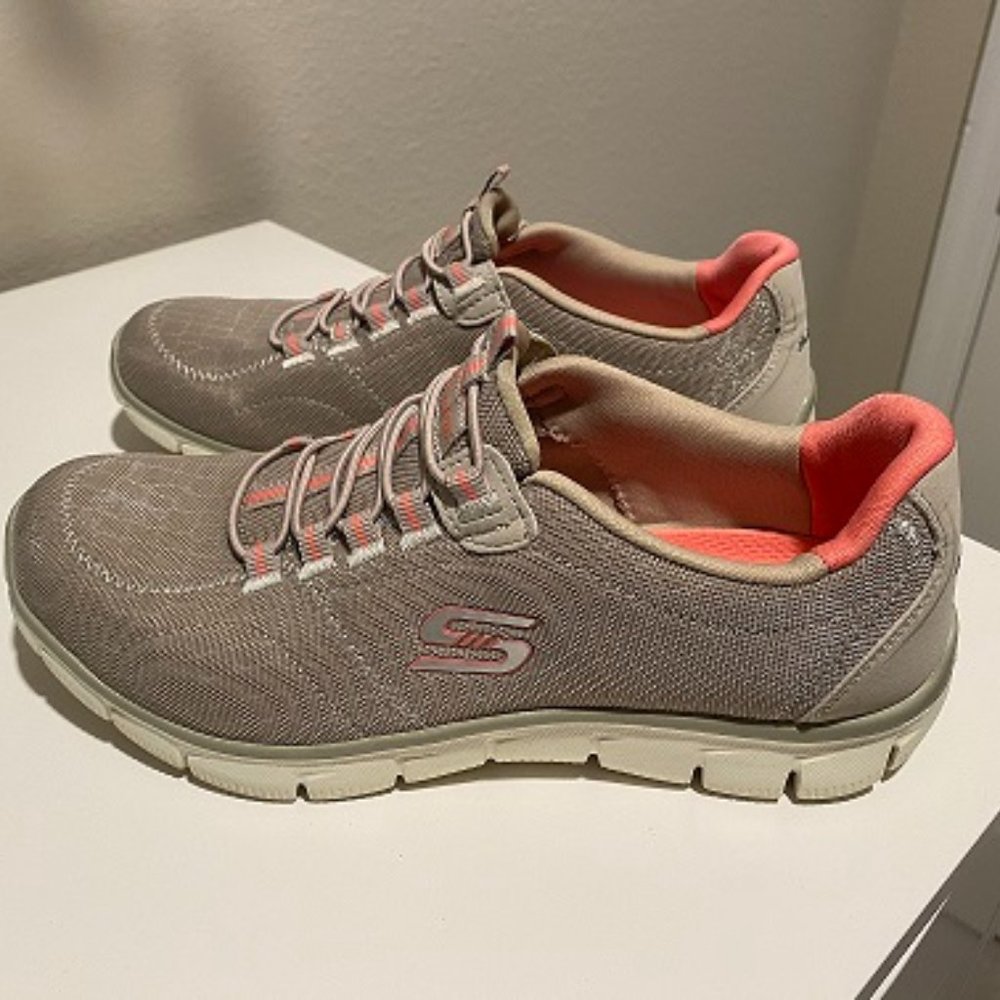 Skechers Women’s Relaxed Fit Sport: Empire - Rock Around- Size 7